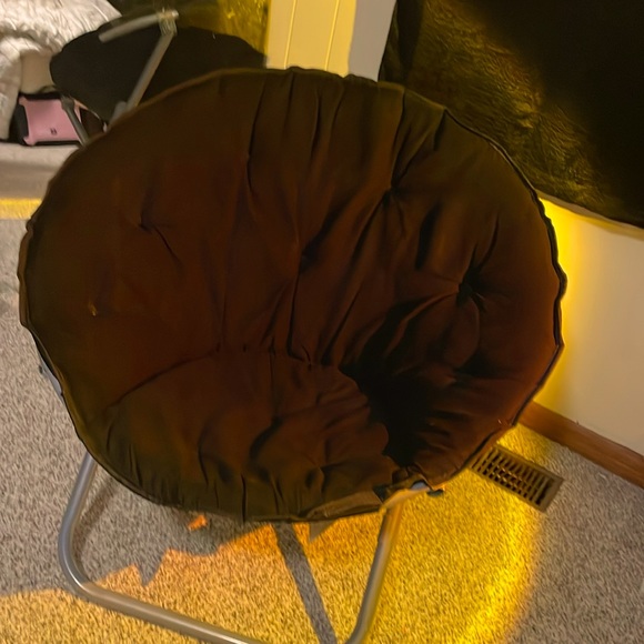 Black saucer chair - Picture 1 of 2